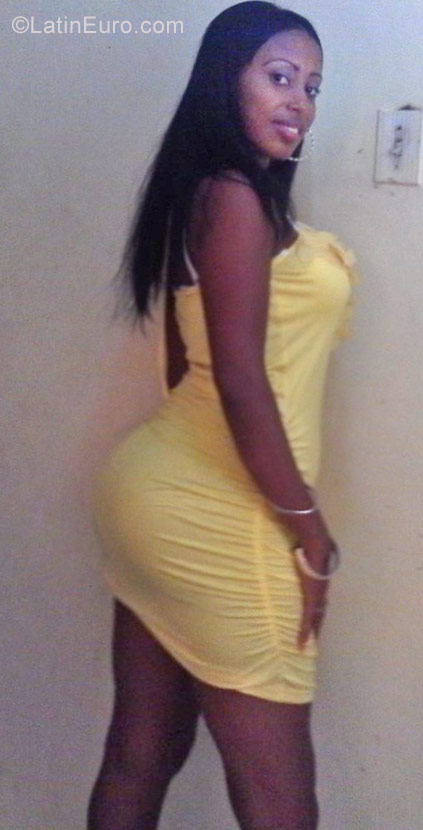 Date this passionate Dominican Republic girl Diana from Santo Domingo DO28545