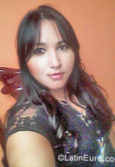 Date this happy Colombia girl Angelica from Medellin CO21356