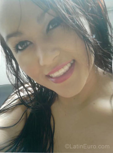 Date this georgeous Brazil girl Leony from Sao Paulo BR10026