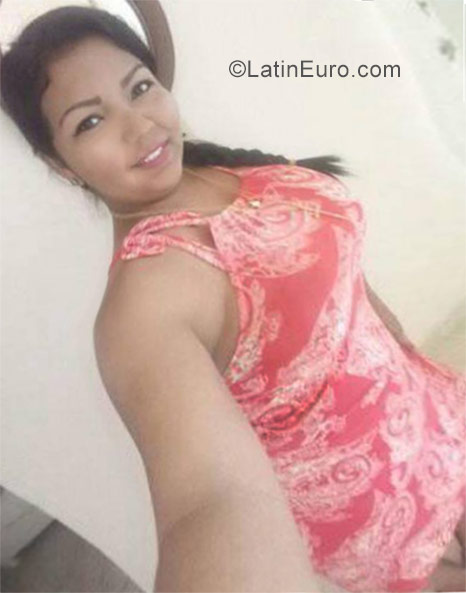 Date this tall Dominican Republic girl Maria from Punta Cana DO28601