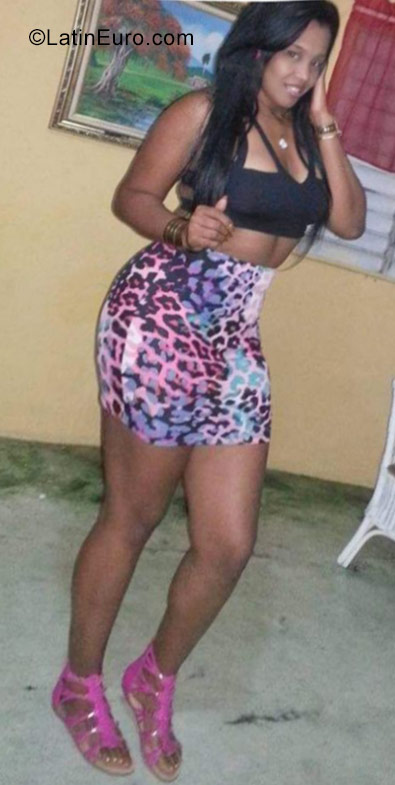 Date this lovely Dominican Republic girl Caterin from San Cristobal DO28637