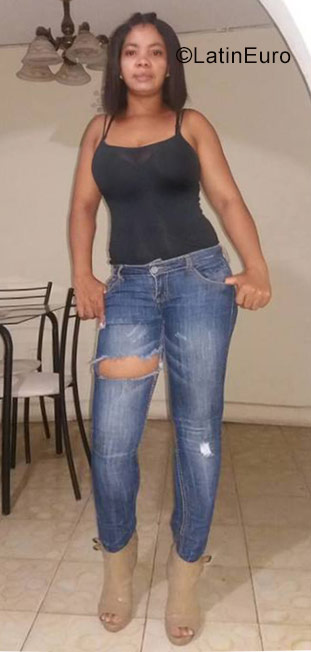 Date this good-looking Colombia girl Gleisi from Cali CO21423