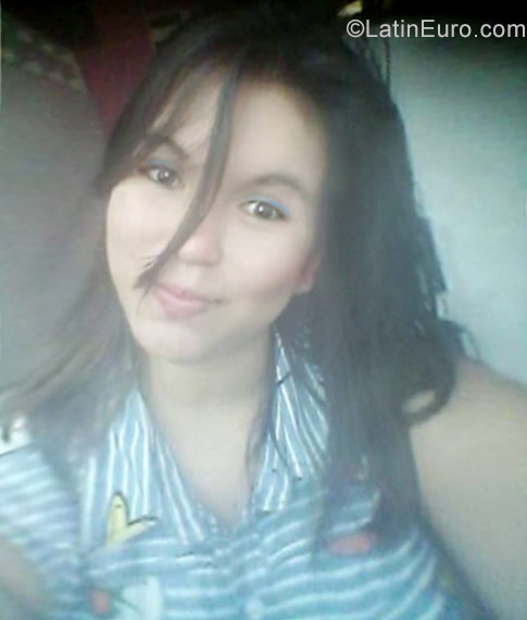 Date this attractive Colombia girl Canyalid from Florencia CO21424