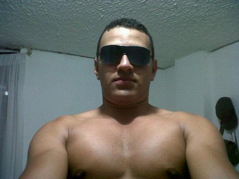 Date this pretty Colombia man David from Armenia CO21433