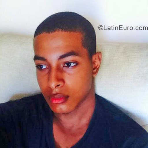 Date this cute Dominican Republic man Israel from Santo Domingo DO28676