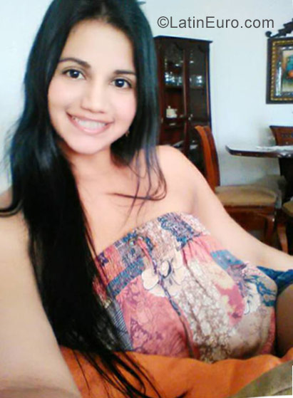 Date this foxy Colombia girl Jessica from Cali CO21499