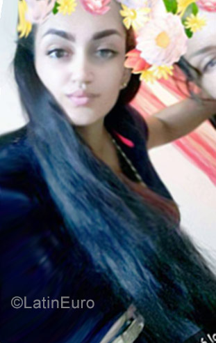 Date this nice looking Dominican Republic girl Maria from Santo Domingo DO28736