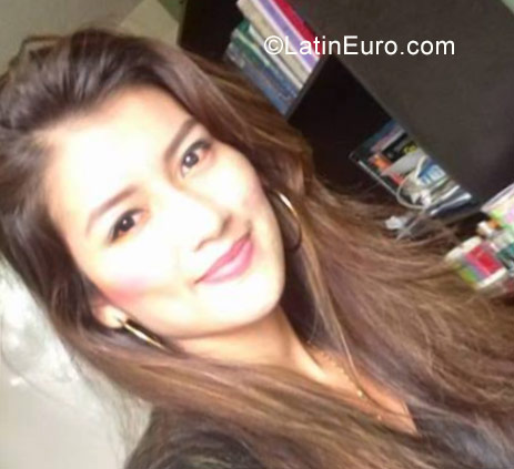 Date this funny Colombia girl Yenny from Bogota CO21497