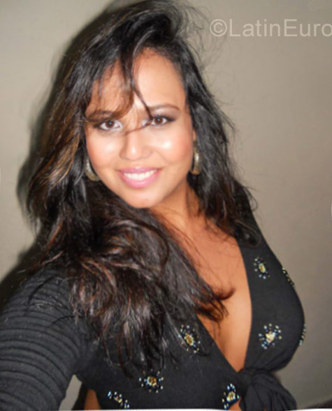 Date this voluptuous Brazil girl Lilia from Sao Paulo BR10040