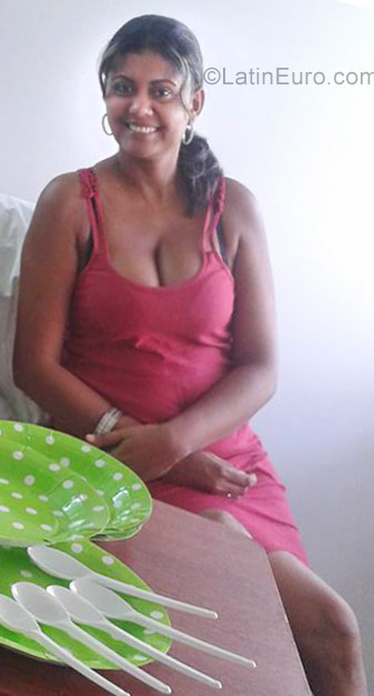 Date this lovely Colombia girl Odalis from Bucaramanga CO21558