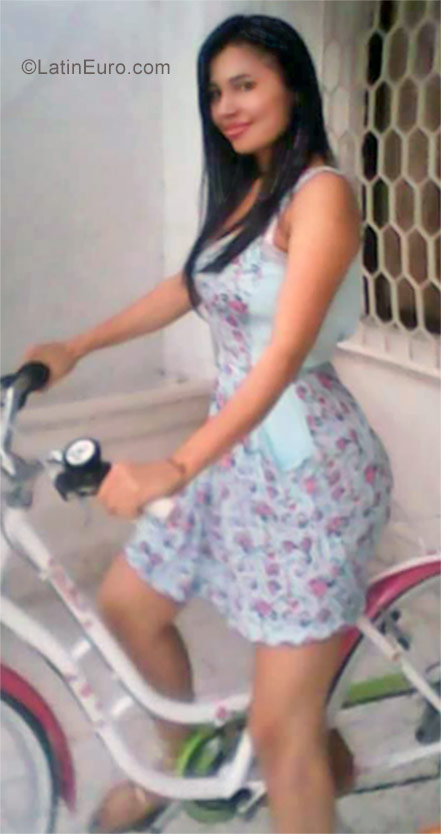 Date this tall Colombia girl Yanis from Barranquilla CO21563