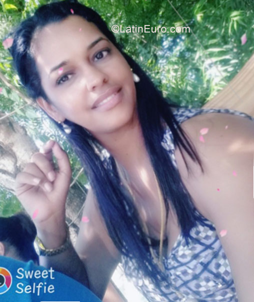 Date this fun Dominican Republic girl Yenifer from Santiago DO28833
