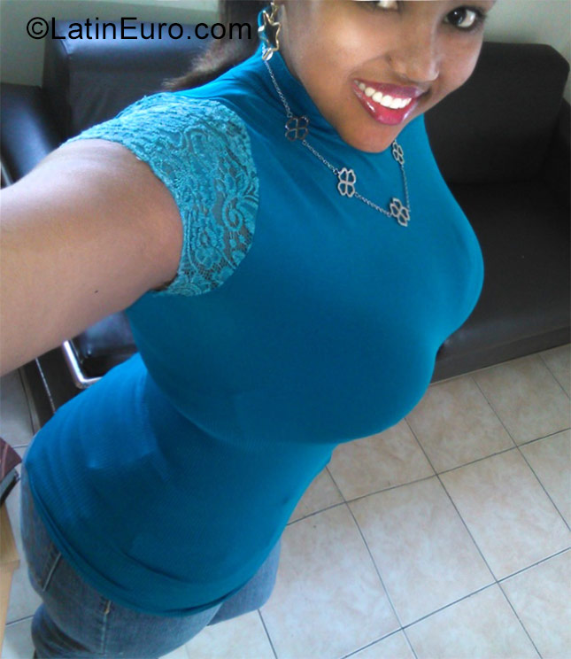 Date this young Dominican Republic girl Elizabeth from Santo Domingo DO28879