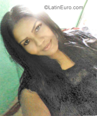 Date this attractive Brazil girl Priscila from Nova Iguacu BR10050