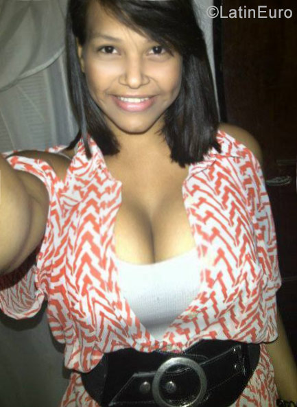 Date this good-looking Venezuela girl Mariana from Maracaibo VE856