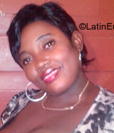 Date this sultry Jamaica girl Tenieka from St. Ann JM2449