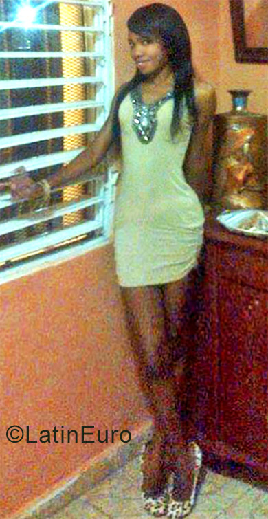 Date this good-looking Dominican Republic girl Ruth from Santo Domingo DO28998