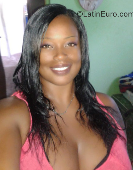 Date this hard body Jamaica girl Leonie from Mandeville JM2456