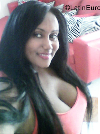 Date this gorgeous Dominican Republic girl YENNY from Santo Domingo DO29275