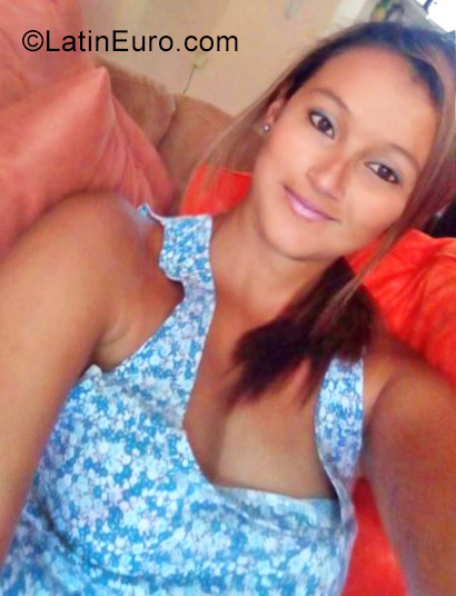 Date this cute Colombia girl Katerine from Pereira CO21844