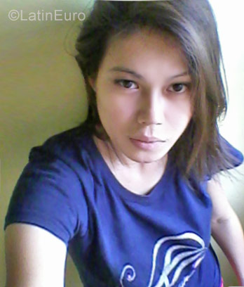 Date this voluptuous Philippines girl Yana from Quezon City PH965
