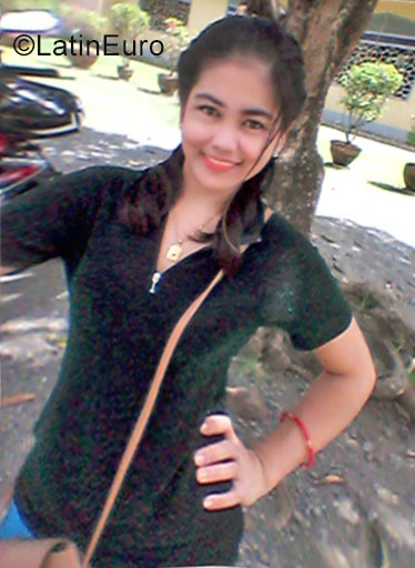 Date this good-looking Philippines girl Karen from Davao City PH966