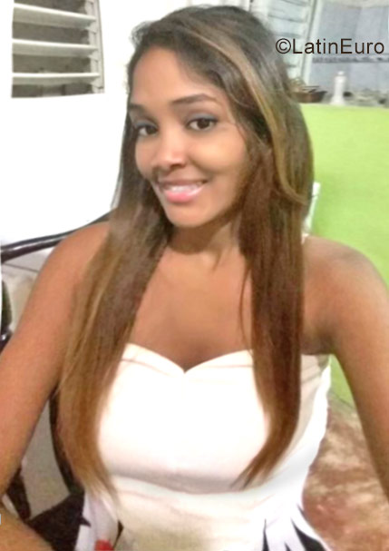 Date this georgeous Dominican Republic girl Lucy from Santo Domingo DO29473