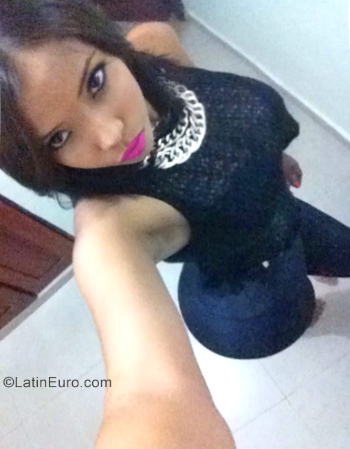 Date this cute Dominican Republic girl Vanesa from Santo Domingo DO29494