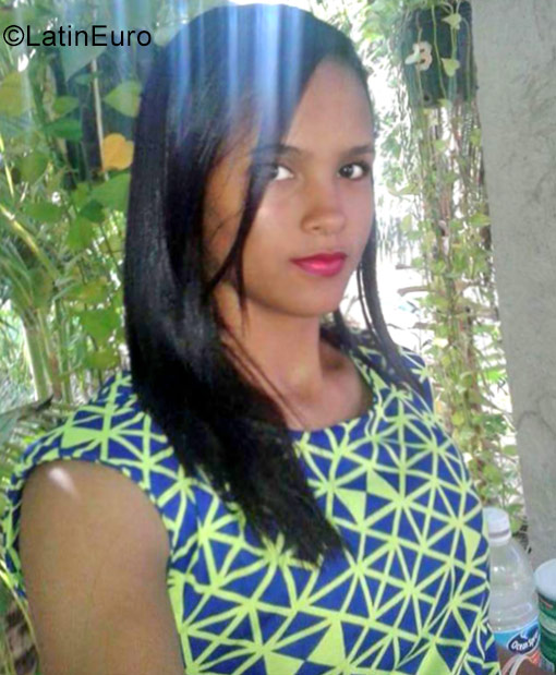 Date this beautiful Dominican Republic girl Dara from Santiago DO29547