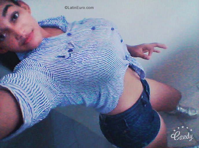 Date this foxy Dominican Republic girl Chris from Santo Domingo DO40919