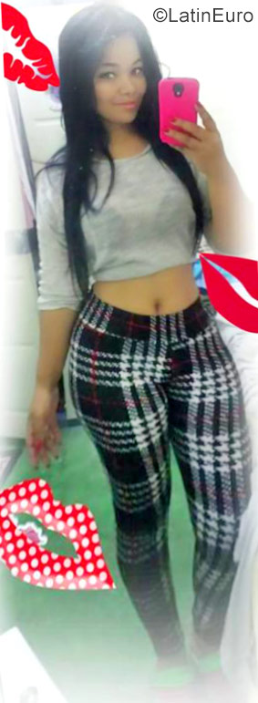 Date this charming Dominican Republic girl Alexandra from Santo Domingo DO29556