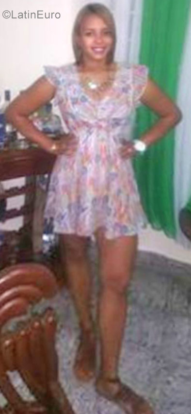 Date this nice looking Dominican Republic girl Marleny from Santo Domingo DO29579