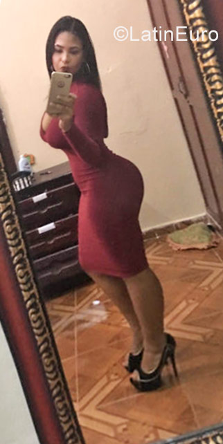 Date this lovely Dominican Republic girl Yavely from Santo Domingo DO31047