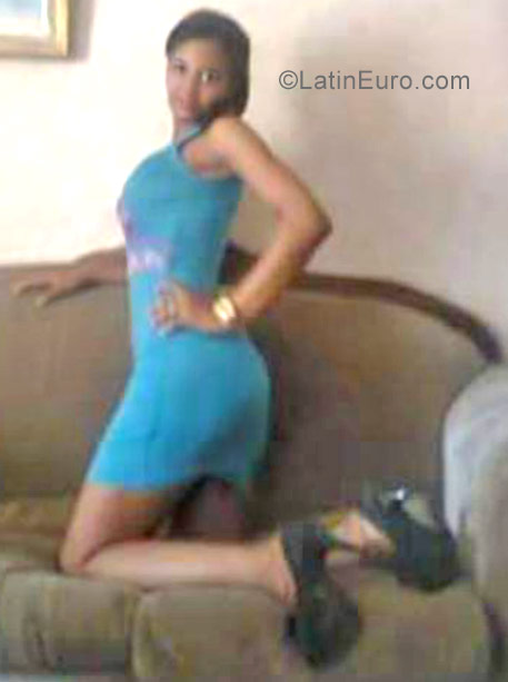 Date this pretty Dominican Republic girl Zuleiny from Santo Domingo DO29673