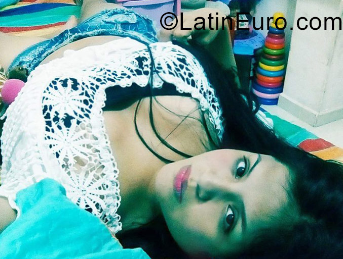 Date this young Colombia girl Lizeth from Cali CO22032