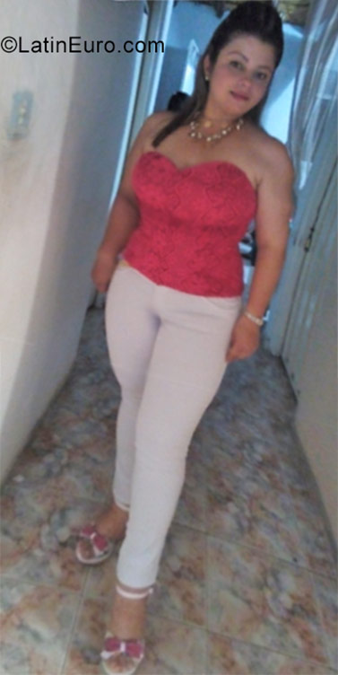 Date this good-looking Colombia girl Luz mary from Barranquilla CO22047