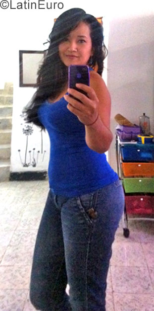 Date this delightful Colombia girl Priscila from Cali CO22063