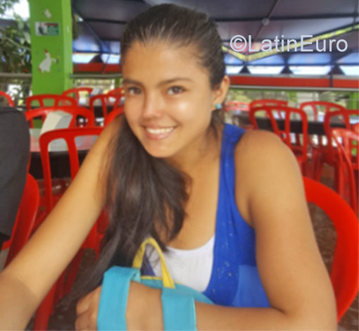 Date this nice looking Colombia girl Ana maria from Ibague CO22075