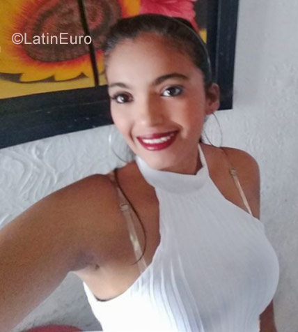Date this attractive Colombia girl Lili from Barranquilla CO22092