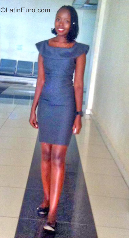 Date this hard body Rwanda girl Filla from Rwanda RW8