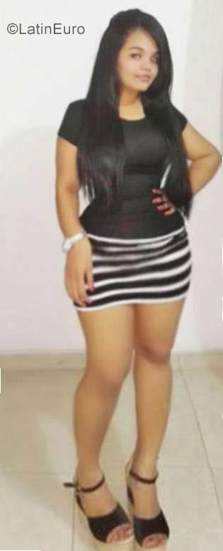 Date this hard body Colombia girl Alison from Barranquilla CO22095