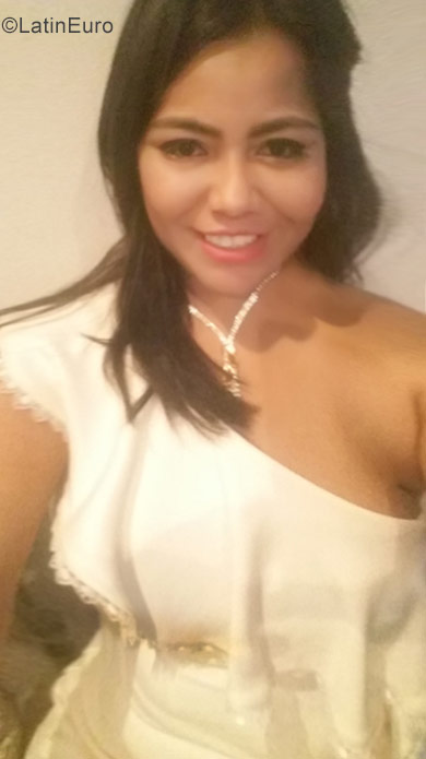 Date this voluptuous Colombia girl Margarita from Barranquilla CO22105