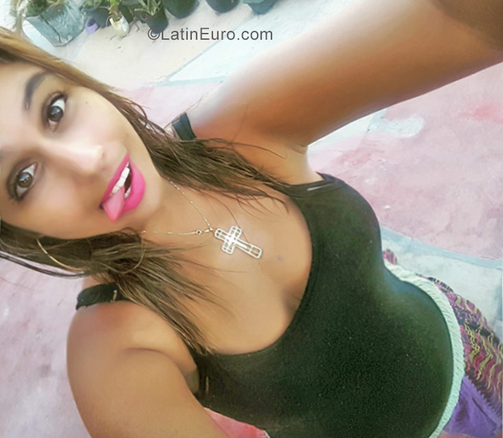 Date this sensual Brazil girl Cris Boscarino from Araruama BR10211