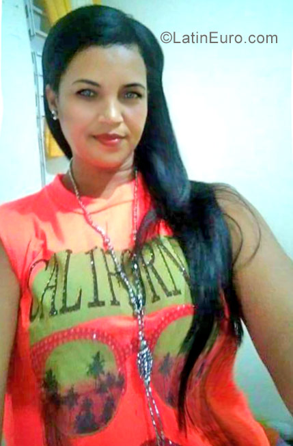 Date this funny Dominican Republic girl Francheca from Santiago DO29927