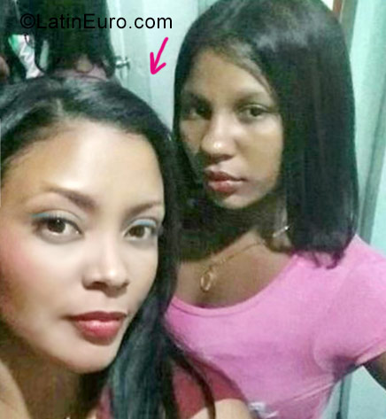 Date this good-looking Dominican Republic girl Carolin from Santo Domingo DO29928