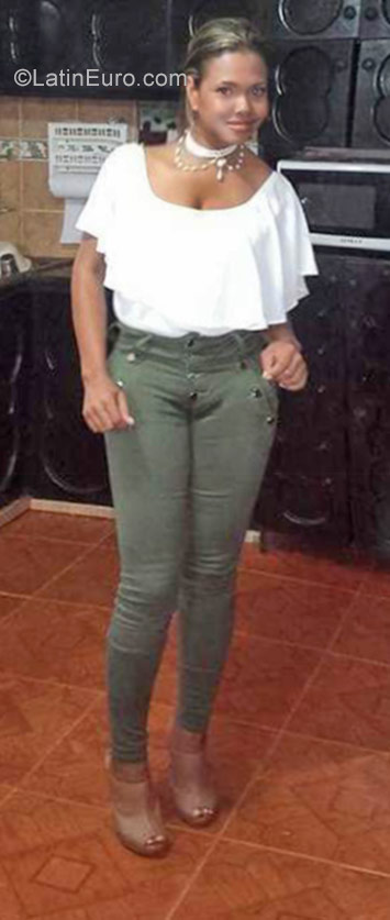 Date this georgeous Colombia girl Johannita jay from San Andres Isla CO22126