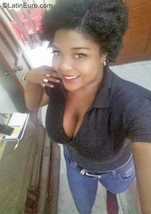 Date this charming Dominican Republic girl ODALIS from San Crsitobal DO29938