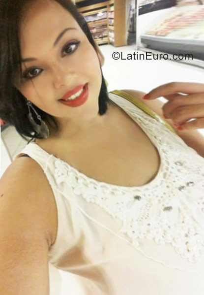 Date this attractive Brazil girl Amanda from Belo Horizonte BR10216