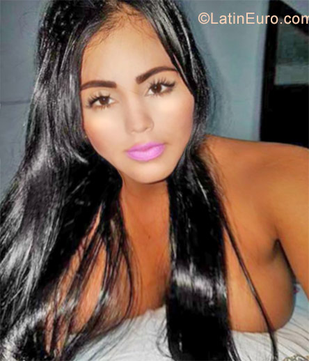 Date this voluptuous Dominican Republic girl Yamilca from Santiago DO29956