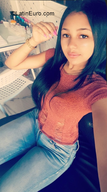Date this lovely Dominican Republic girl Nati from Santo Domingo DO30173
